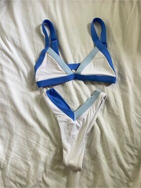 One One Swim White & Blue V‑Trim Triangle Bikini Set new without tags XS